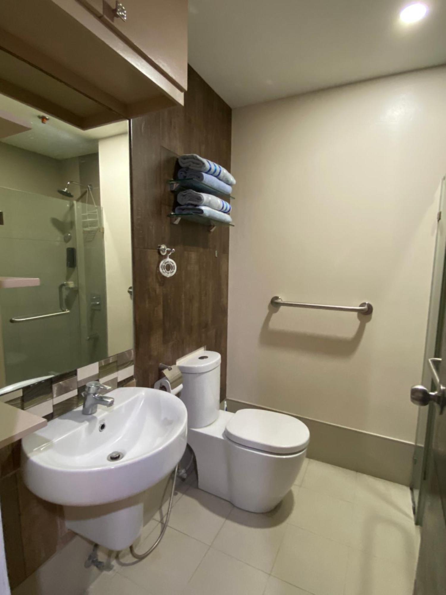 Feels Like Home Condos Abreeza Place Tower 1 & 2 Davao Ngoại thất bức ảnh